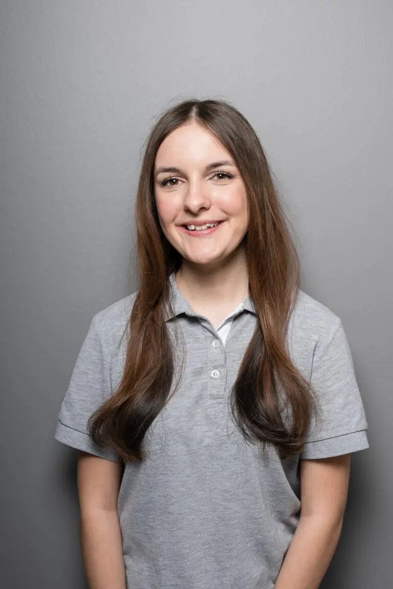 mitarbeiterin-lara-alias-lora-ordination-claudia-pernegger-linz-01